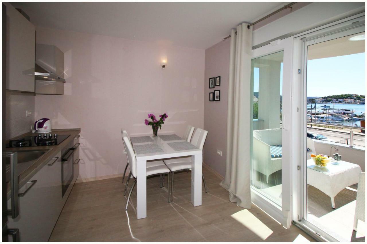 Apartments Silver Beauty Rogoznica  Extérieur photo